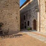 Aparthotel Il Castello Di Perchia