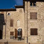 Il Castello Di Perchia Aparthotel
