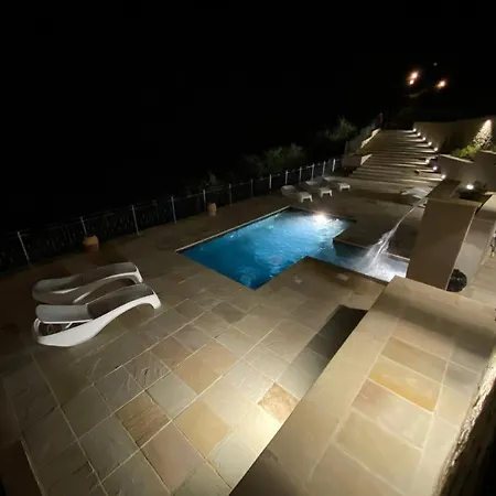 Aparthotel Il Castello Di Perchia Crocemaroggia