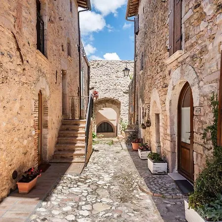 Lejlighedshotel Il Castello Di Perchia 4*