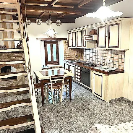 Il Castello Di Perchia Aparthotel Crocemaroggia