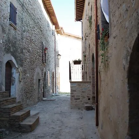 Il Castello Di Perchia 4* Crocemaroggia