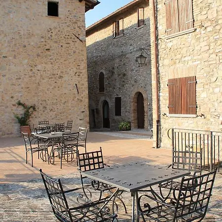 Il Castello Di Perchia Lägenhetshotell