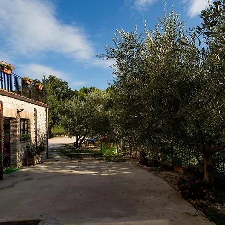 Ξενοδοχείο με διαμερίσματα Il Castello Di Perchia Crocemaroggia