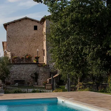 Il Castello Di Perchia מלון דירות Crocemaroggia