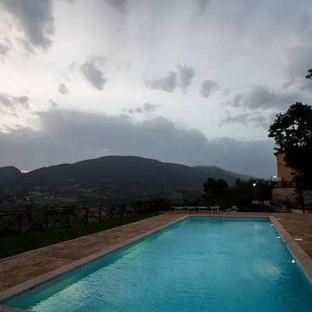 Lejlighedshotel Il Castello Di Perchia 4*
