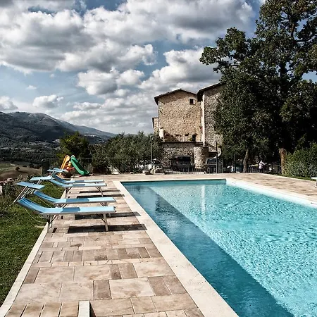 Il Castello Di Perchia 4* Crocemaroggia