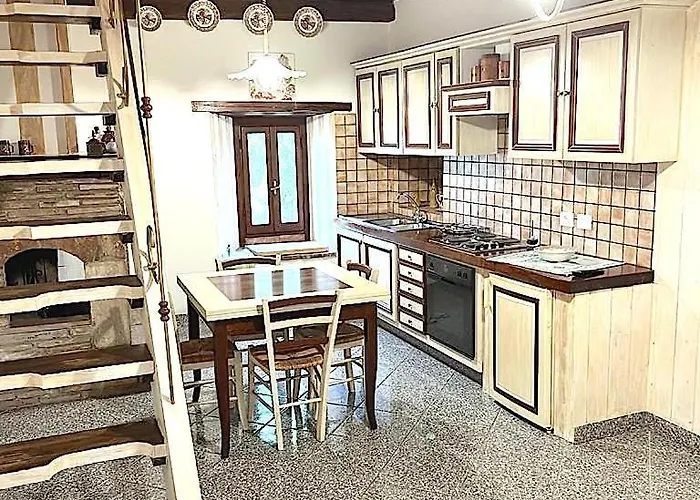 Il Castello Di Perchia Apartahotel Crocemaroggia