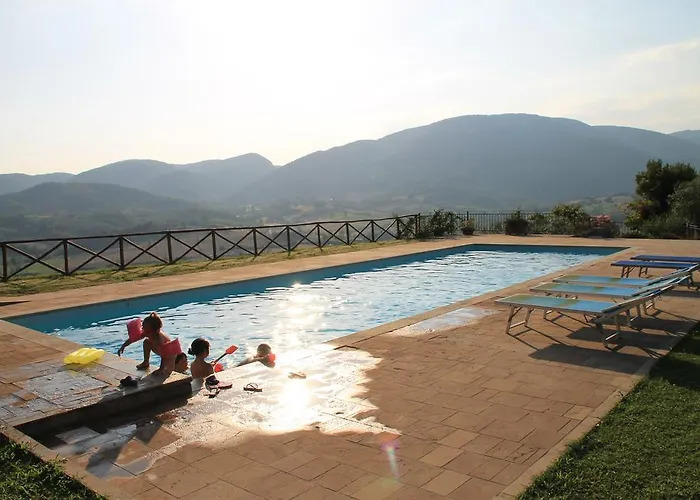 Il Castello Di Perchia Apartahotel Crocemaroggia